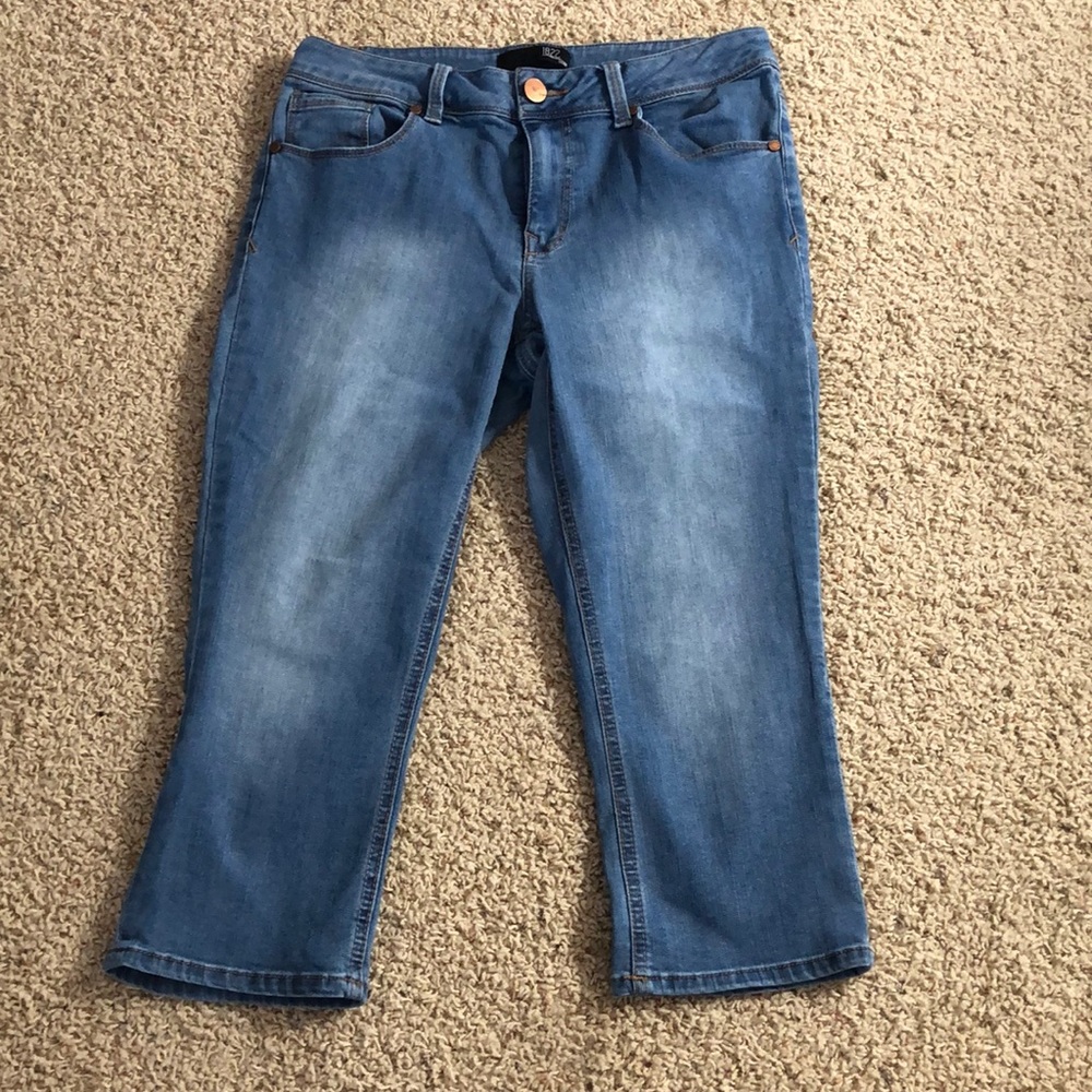 1822 Jean Capris